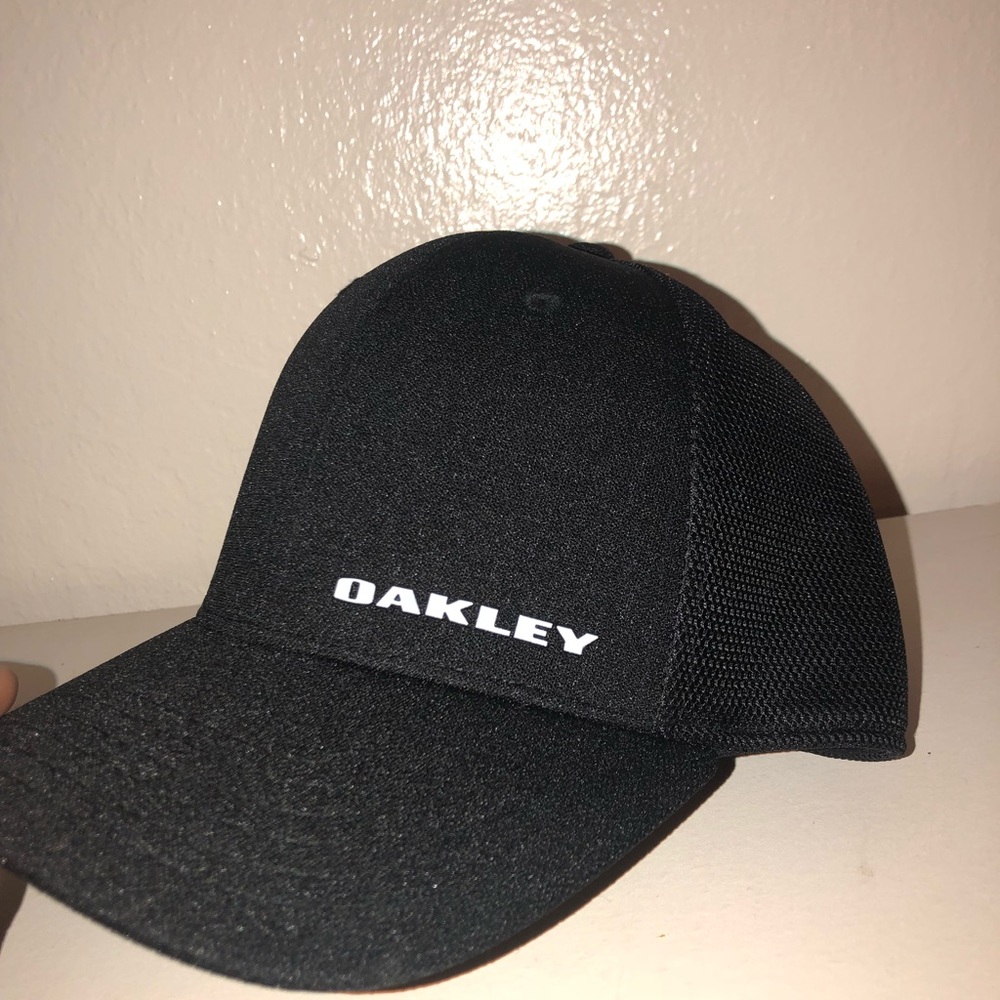 Oakley curved bill